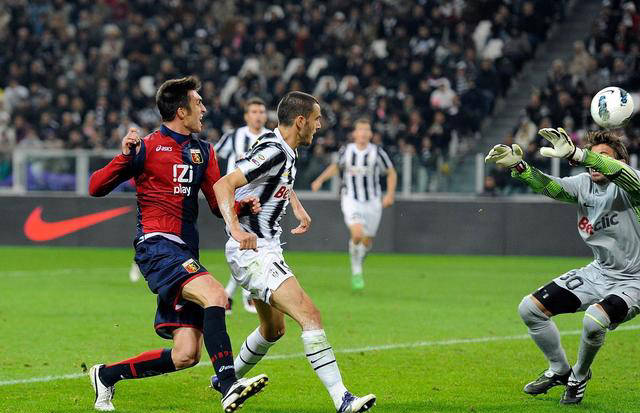 热那亚队大胜提升士气，备战新赛季的简单介绍