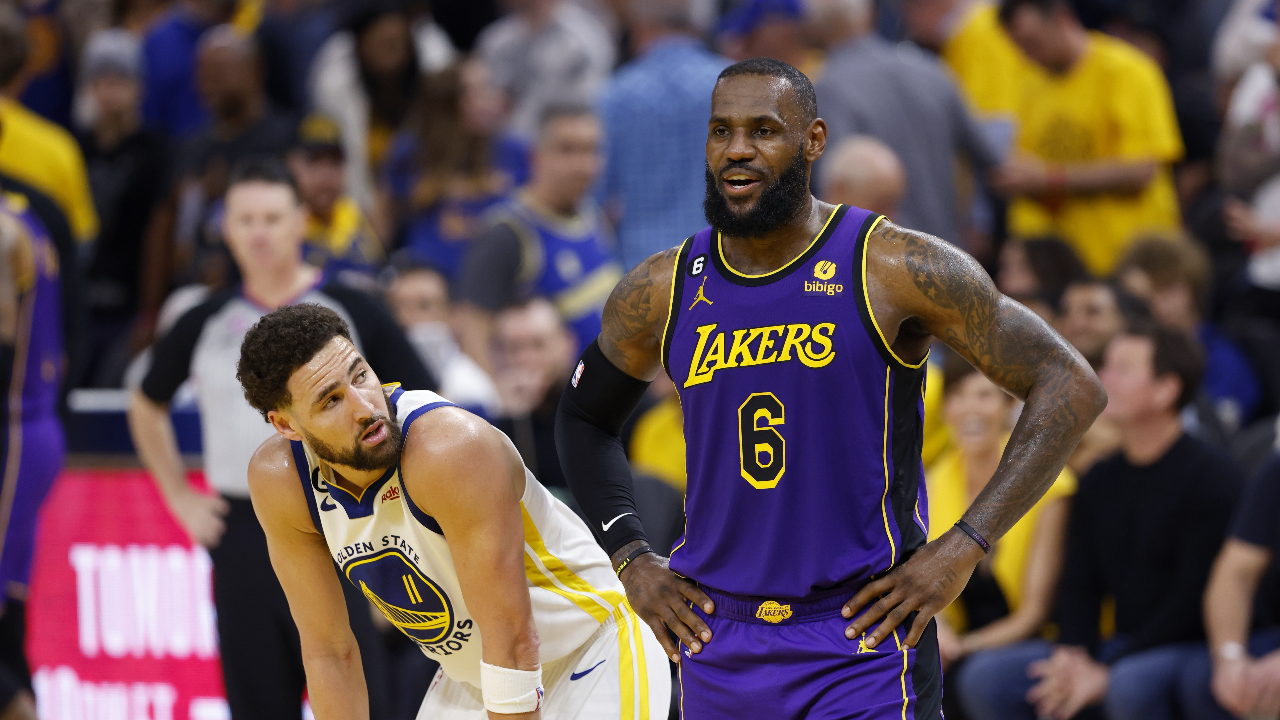  浓眉哥连续三场比赛得分超过逆转，FPX挑战极限！