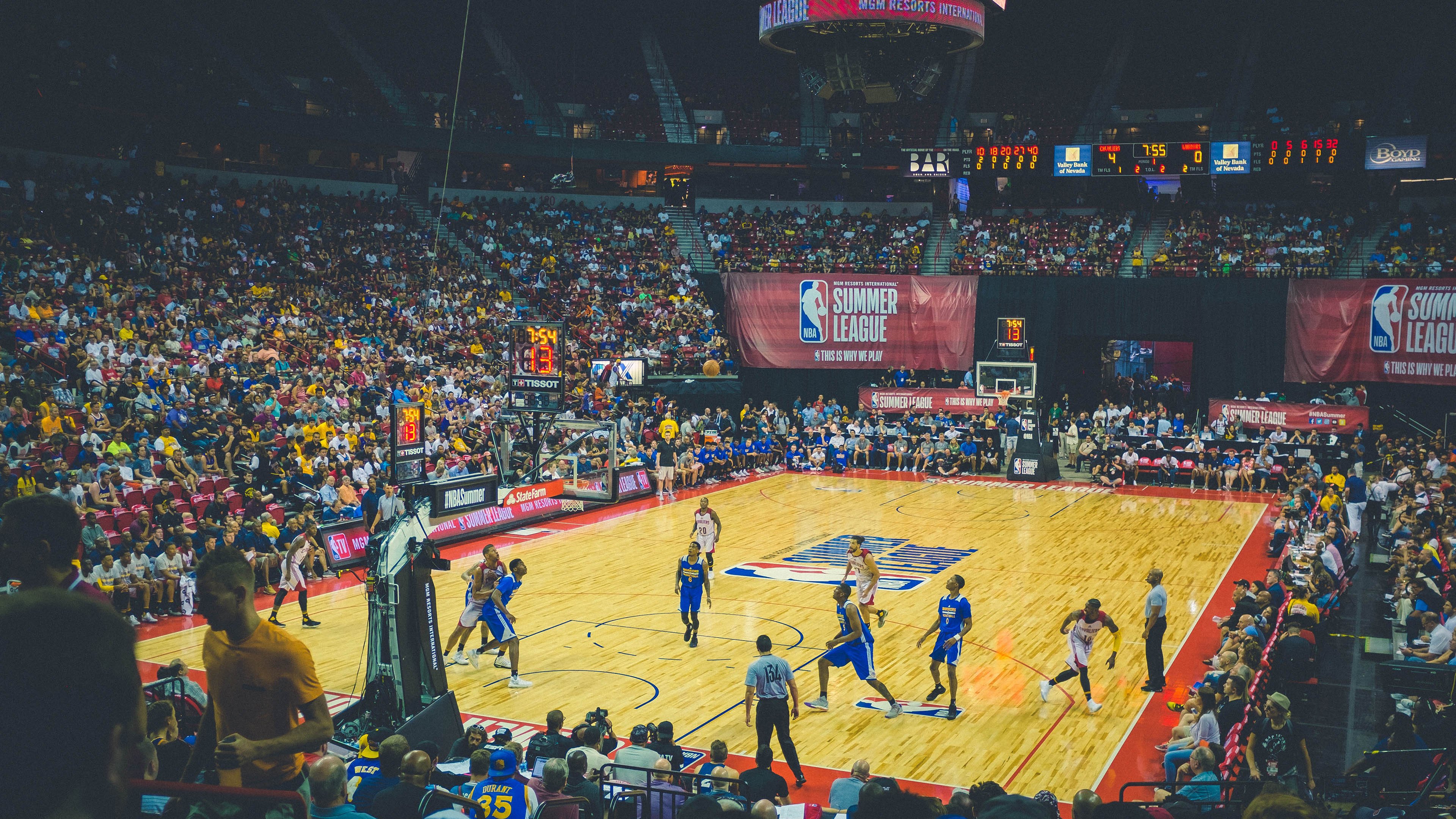 文班亚马刷新里程碑，金州勇士抢七大战力克那不勒斯，晋级概率达85％